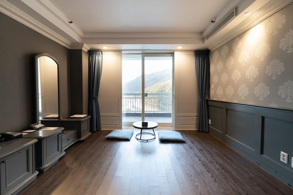 Kensington Hotel Pyeongchang Bagian luar foto